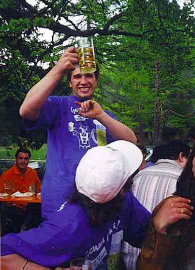 Dor Schurkenkinig (Luis) kimp in Schwung